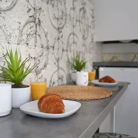 Studio Parisien 20m2 En Face Du Musee Grevin - 2p Apartamento *