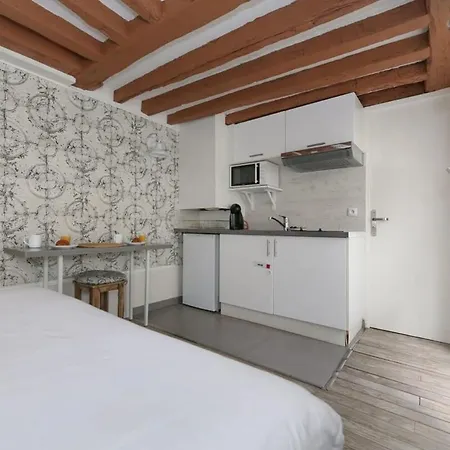Apartamento Studio Parisien 20m2 En Face Du Musee Grevin - 2p