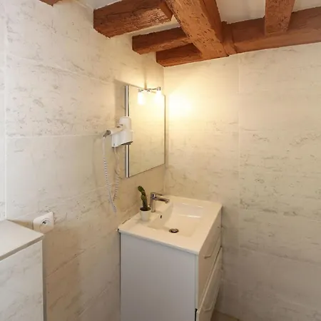 Studio Parisien 20m2 En Face Du Musee Grevin - 2p Apartamento París