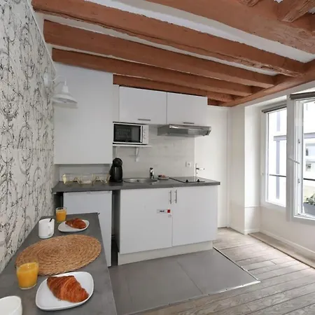 Apartamento Studio Parisien 20m2 En Face Du Musee Grevin - 2p París
